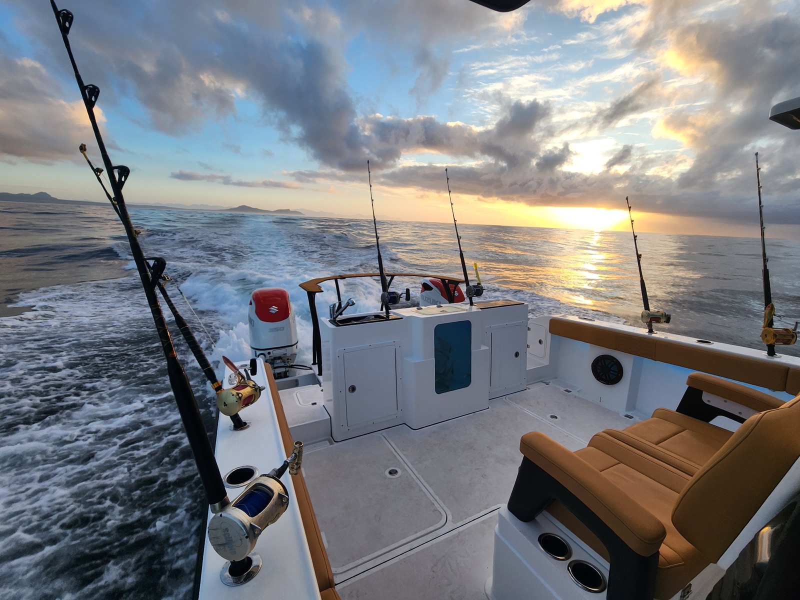 Invicta 30 OC Sunrise